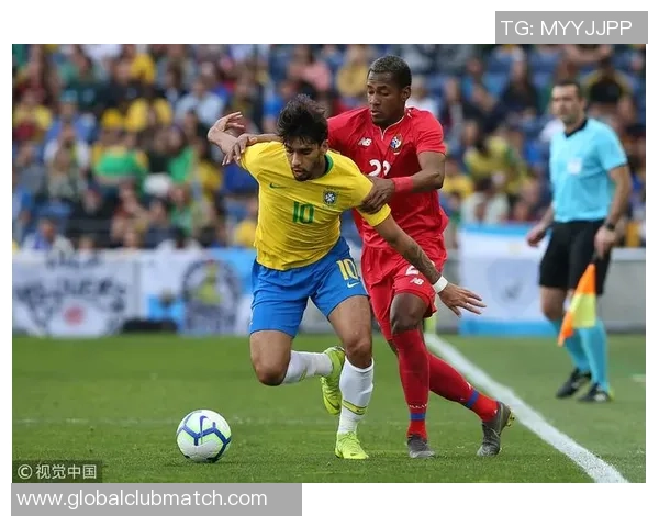 帕奎塔的足球之路：从巴西天才到欧洲赛场的璀璨新星